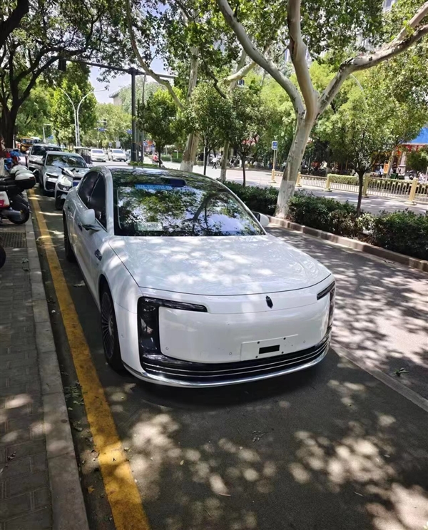 能與勞斯萊斯比高低！尊界S800純白實(shí)車曝光：本周上市