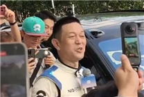 李斌又親自上了！駕駛蔚來(lái)ES6進(jìn)行輪爆胎測(cè)試 時(shí)速120km/h
