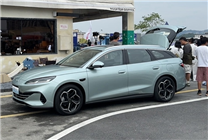 造普通百姓買得起的旅行車！比亞迪海豹06旅行版實(shí)車曝光